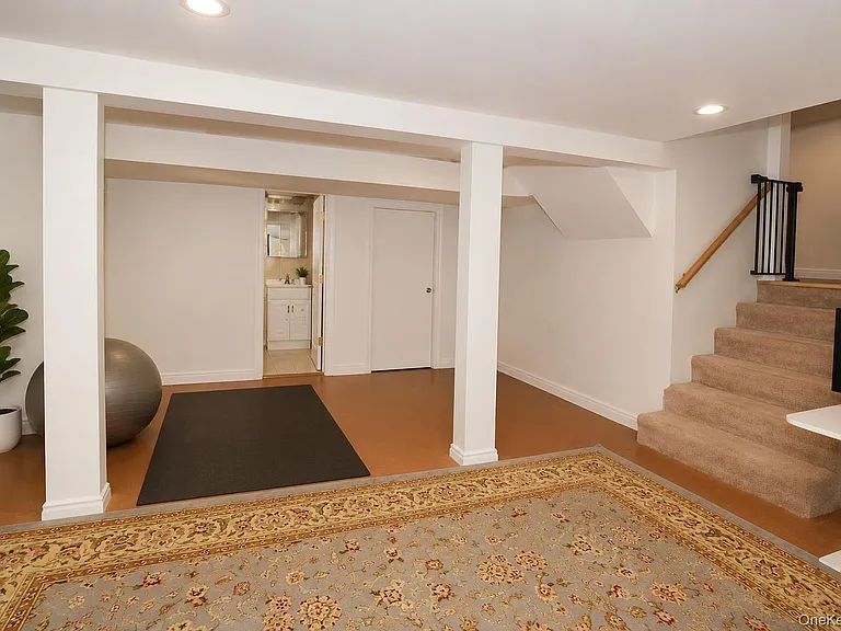 51 Whitman Ave — Photo 20