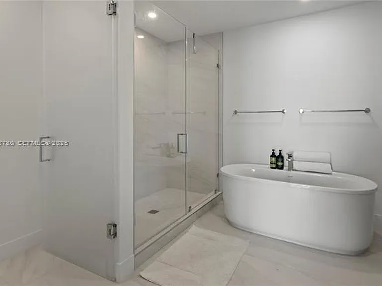 17550 Collins Ave #CU-1205 — Photo 47