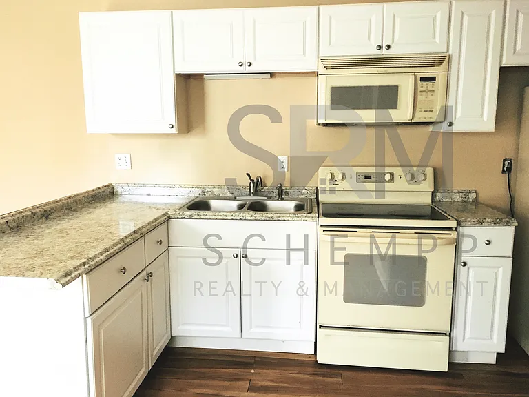 421 S 27th St — Photo 6