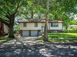 8524 Oxford Ave, Raytown, MO 64138