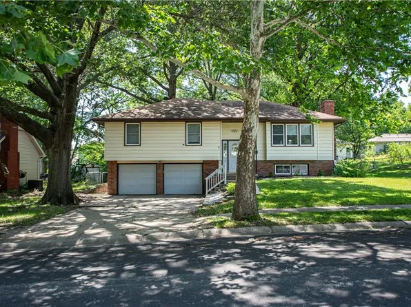 8524 Oxford Ave, Raytown, MO 64138