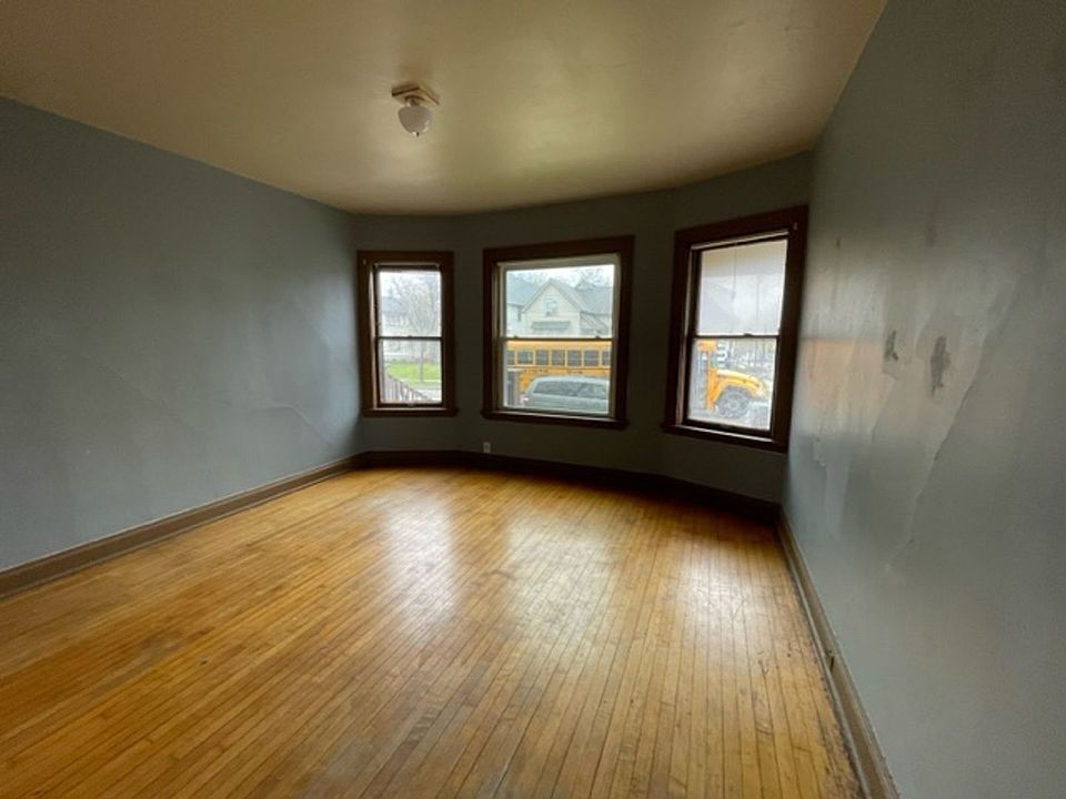 2nd image of 2801 N Palmer St