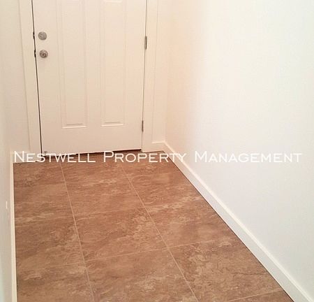 3rd image of 4102 N Fremont Dr