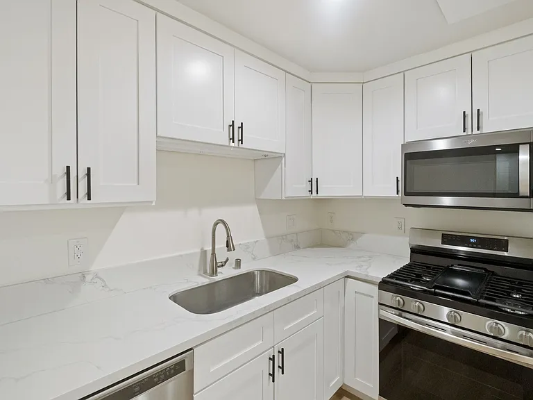 640 Imperial Ave #12 — Photo 8
