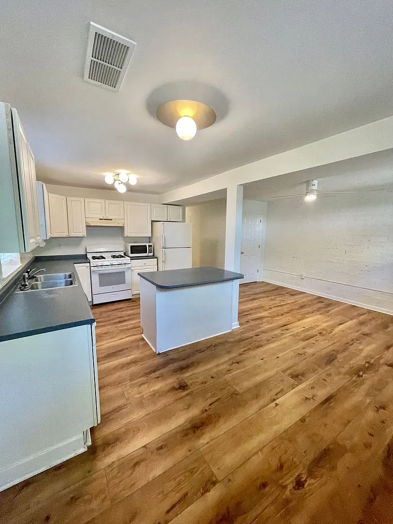 2408 Atlantic Ave — Photo 4