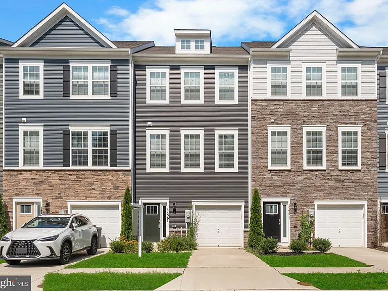 1756 Red Fox Trl — Photo 1