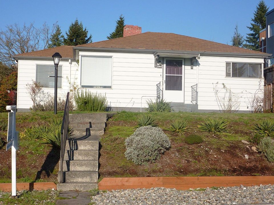 2nd image of 124 11th Ave
