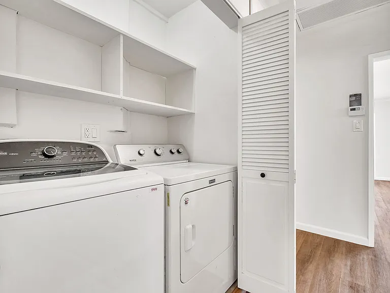 1536 Bonnie Brae St — Photo 24