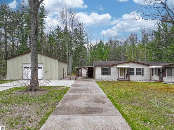 2755 Log Lake Rd NE, Kalkaska, MI 49646