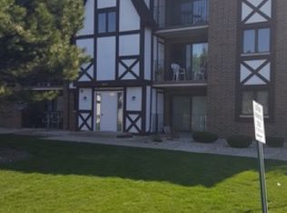 10531 S Roberts Rd APT 3C, Palos Hills, IL 60465