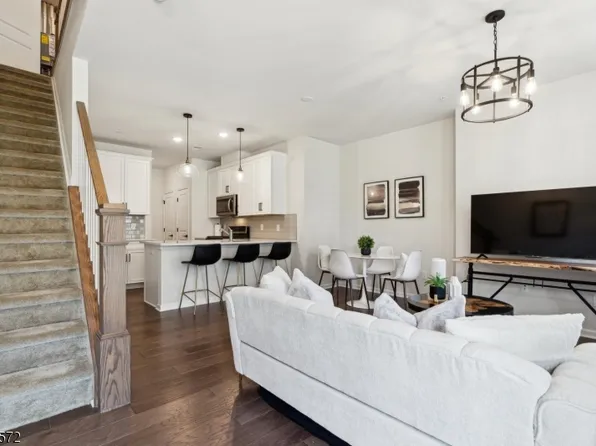 4 Sadie Cir #4104, Union, NJ 07083