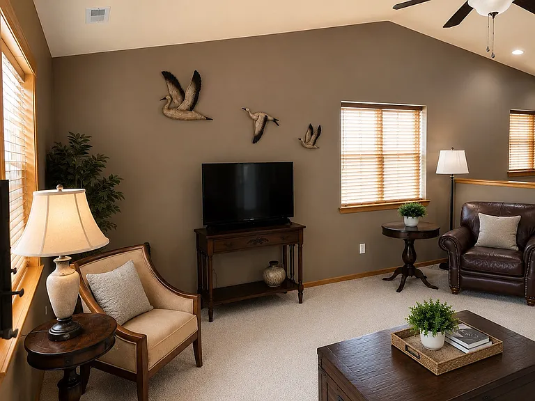 1203 Silverbrook Ln — Photo 4