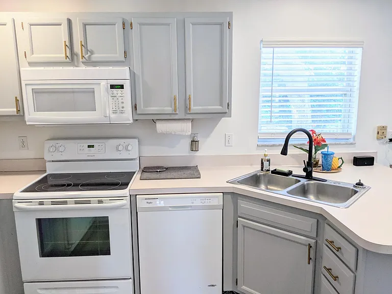 520 Pineapple Ave — Photo 7