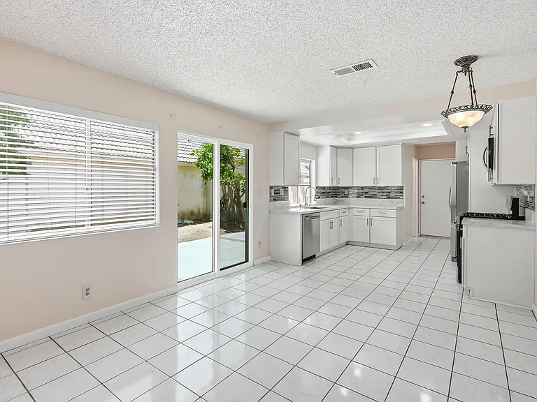 15303 Rancho Polermo Rd — Photo 15