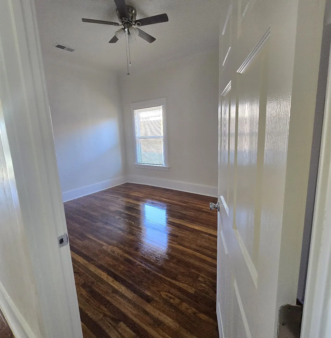 2 bed, 960 sqft, $1,350 — Photo 3