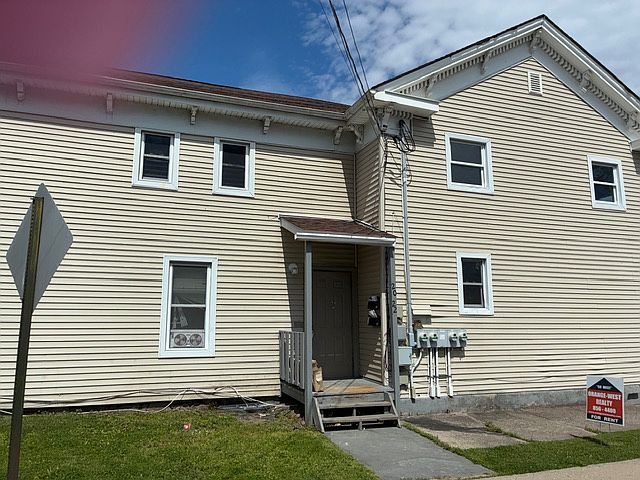 1st image of 22 W King St #4