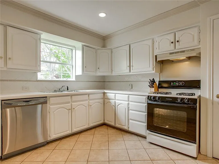 5018 Wenonah Dr — Photo 9