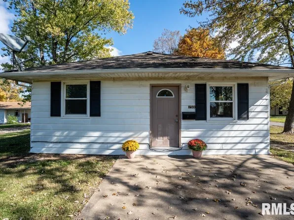 1500 N 13th St, Herrin, IL 62948