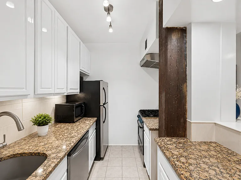 257 Water St #3B — Photo 3