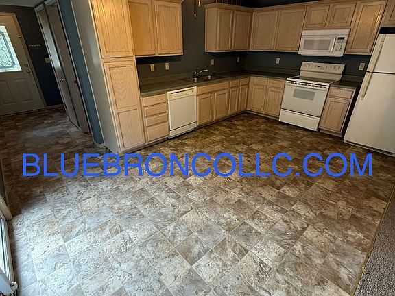 5th image of 220 SE Florence Ave