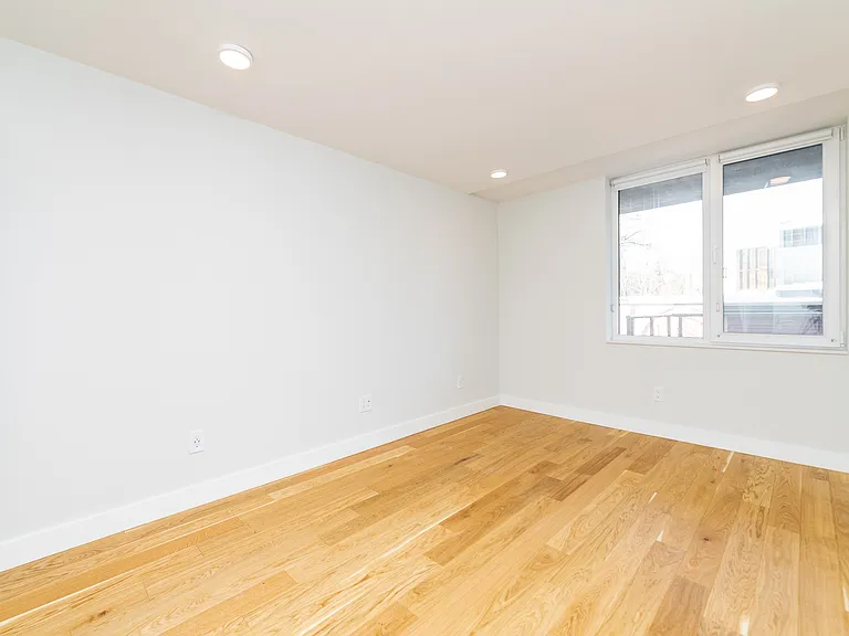 334 Harvard St #G3 — Photo 8