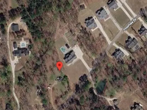 1663 Thomas Dr, Hoschton, GA 30548