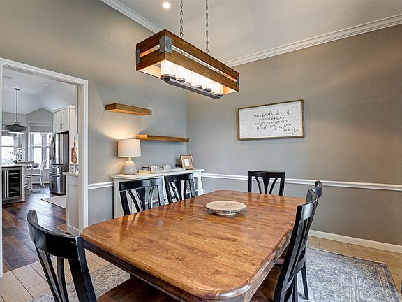 4th image of 1803 Meadow Ridge Dr