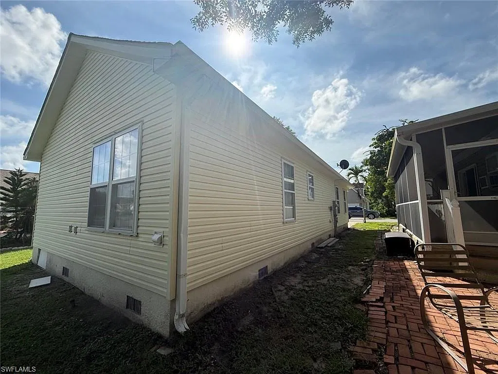 3 bed, 3.0 bath, 1118 sqft, $2,200 — Photo 4