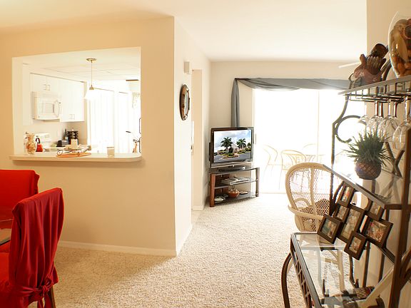 3rd image of 7300 Glenmoor Ln #1205