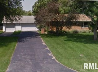 3549 N Oak Hill Rd, Rochester, IL 62563