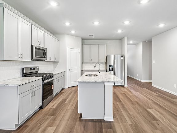 4th image of 2114 Longchamp Ln