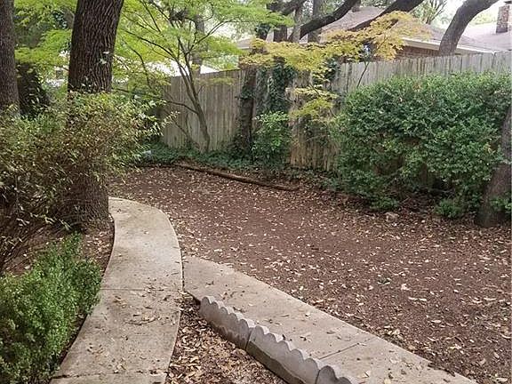4th image of 1400 Trail Crest Dr