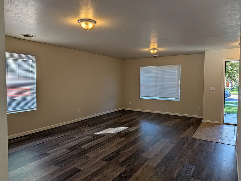 4354 S Glenmere Way — Photo 3