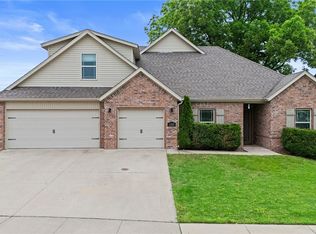 1320 Lariat Dr, Centerton, AR 72719