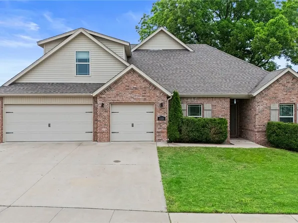 1320 Lariat Dr, Centerton, AR 72719