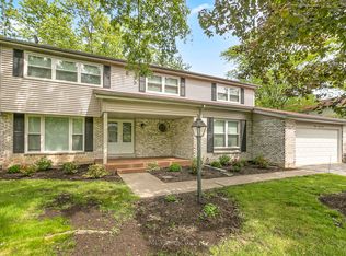 992 Hampton Park, Barrington, IL 60010