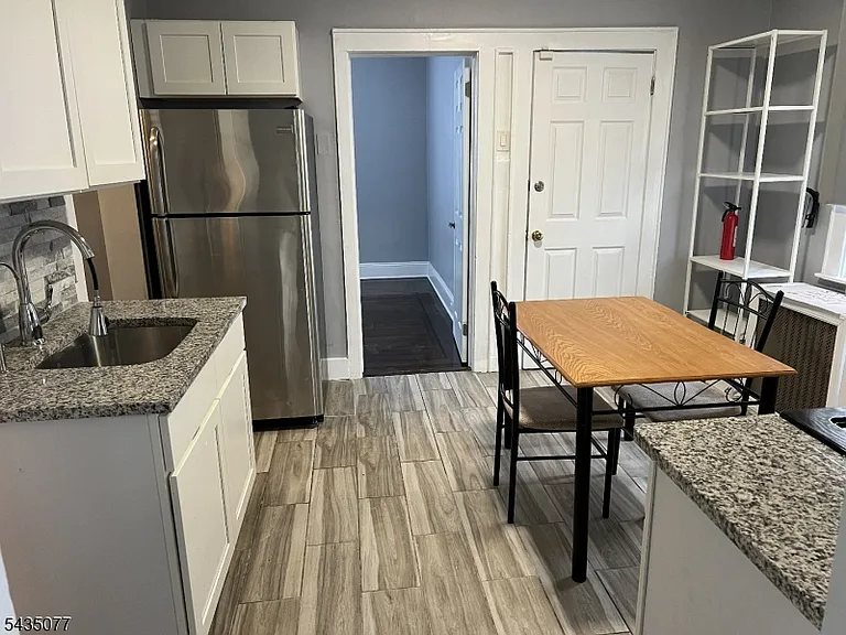 68 Wolf Pl #1 — Photo 8