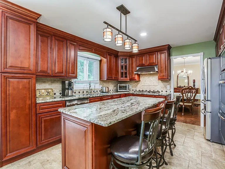 48124 Liberty Dr — Photo 5