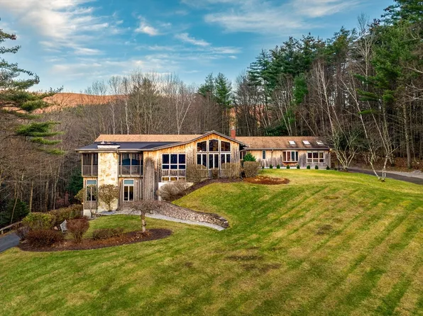 119 Brook Rd, Williamstown, MA 01267