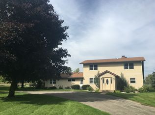 1009 Channel Dr, Lake Isabella, MI 48893