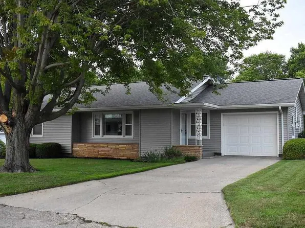 203 Long St, Williamsburg, IA 52361