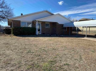 225 Wynona Dr, Lahoma, OK 73754