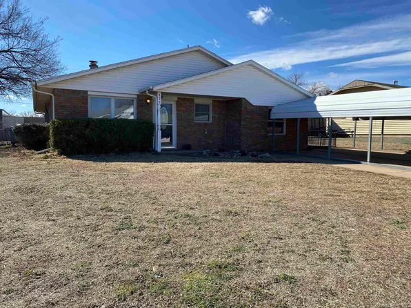 225 Wynona Dr, Lahoma, OK 73754