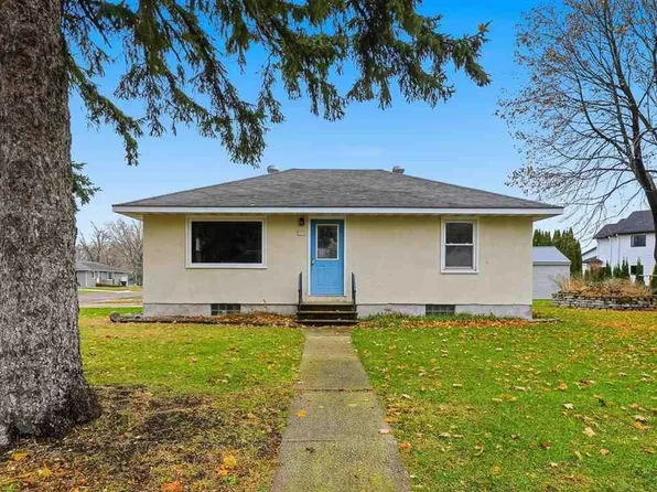 302 Minnesota Ave E, Minnesota Lake, MN 56068