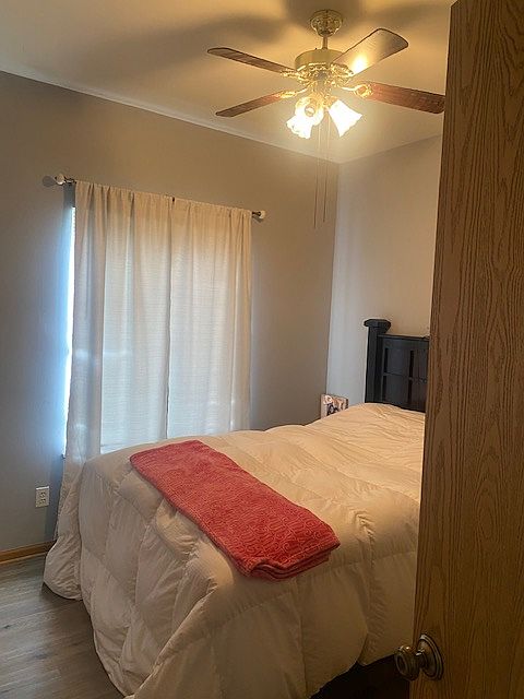 2nd image of 21451 Franklin Cir