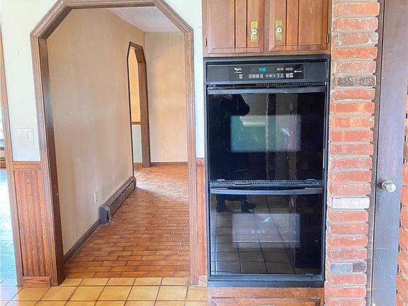 5th image of 8575 Merrihurst Dr