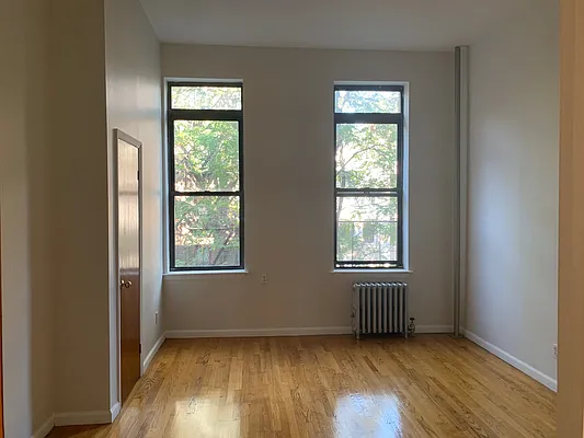 Rented by Warren T Real Estate Corp. | media 4