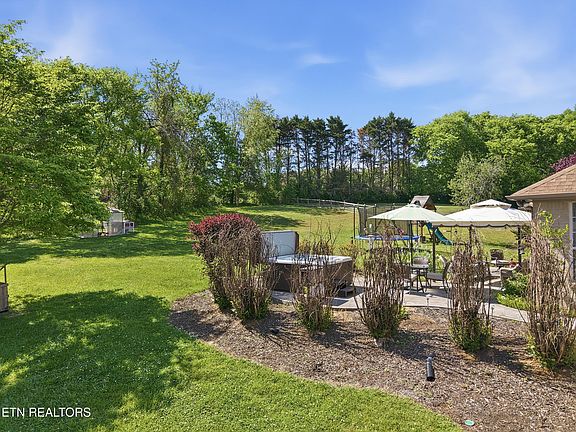 4th image of 450 Dairy Ln