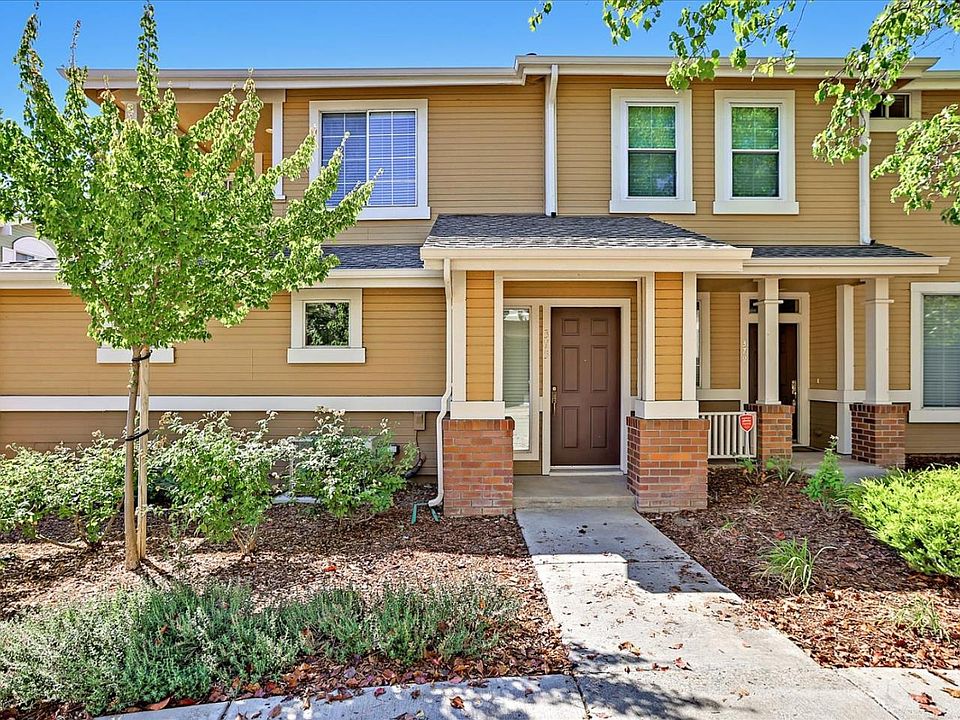 1st image of 375 Kincora Ct
