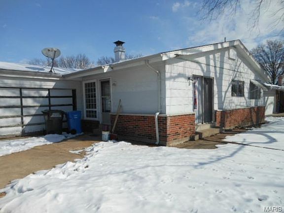 3rd image of 4070 Meadowland Dr